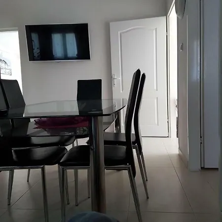Dijana Apartment Kastela